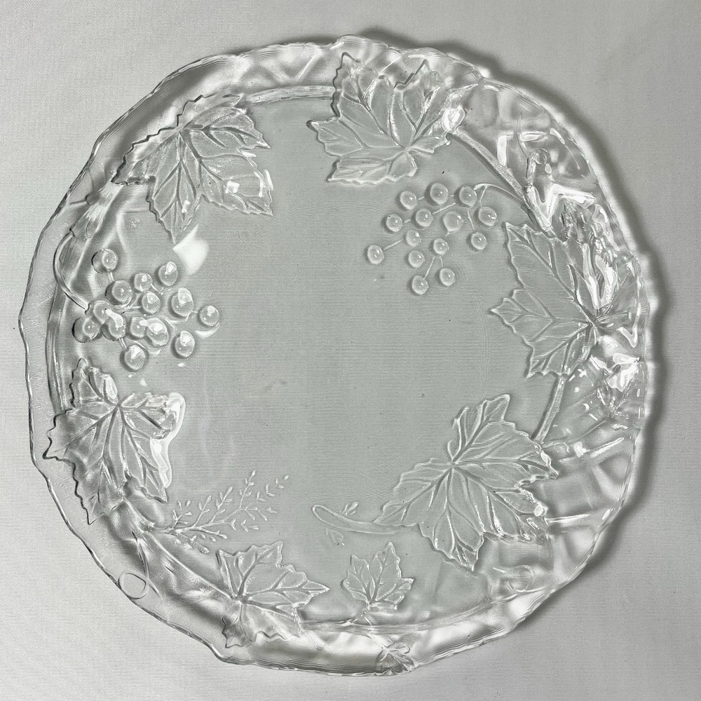 12 Glass Dessert or Appetizer Plates with leaf and grape motiff